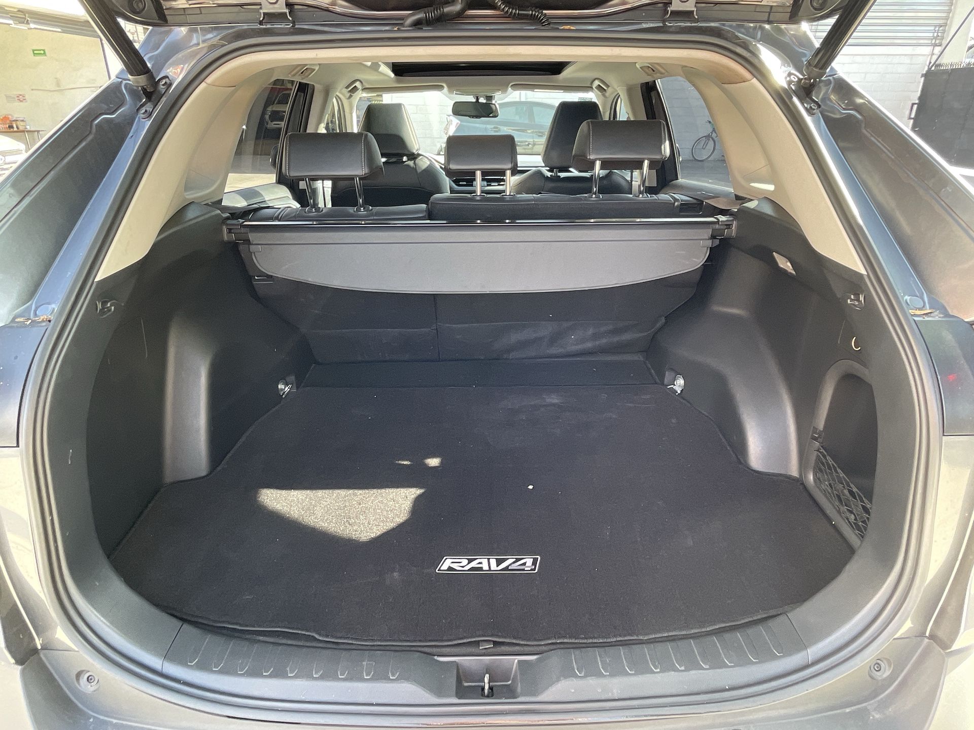 2019 Toyota RAV4 2.5 LIMITED HYBRID AT