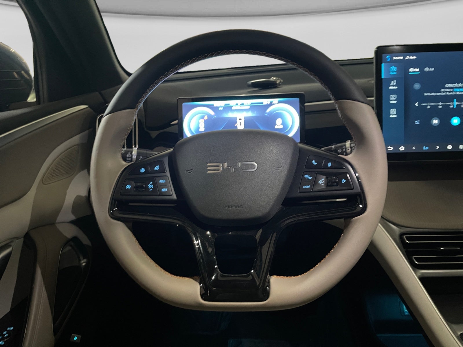 2025 BYD DOPLHIN DM-I 1.5L FWD