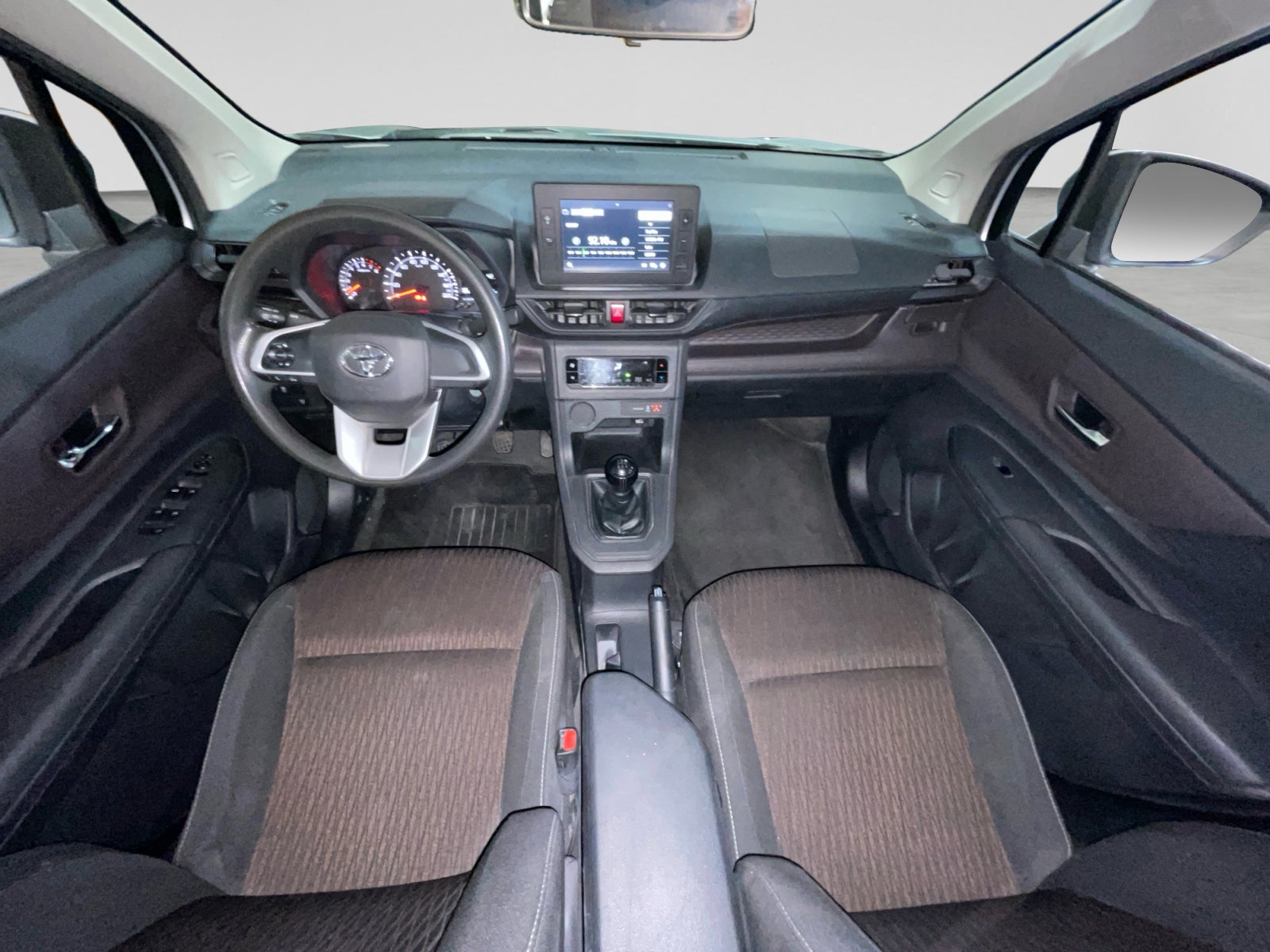 2023 Toyota AVANZA LE MT