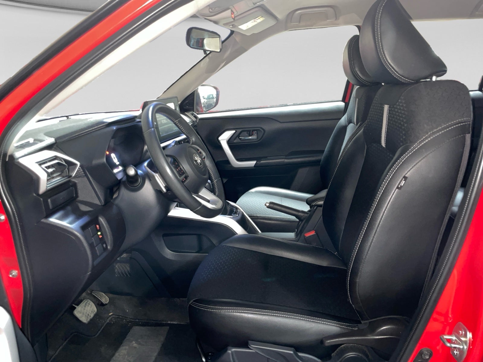 2023 Toyota SILVERADO XLE CVT BI-TONO