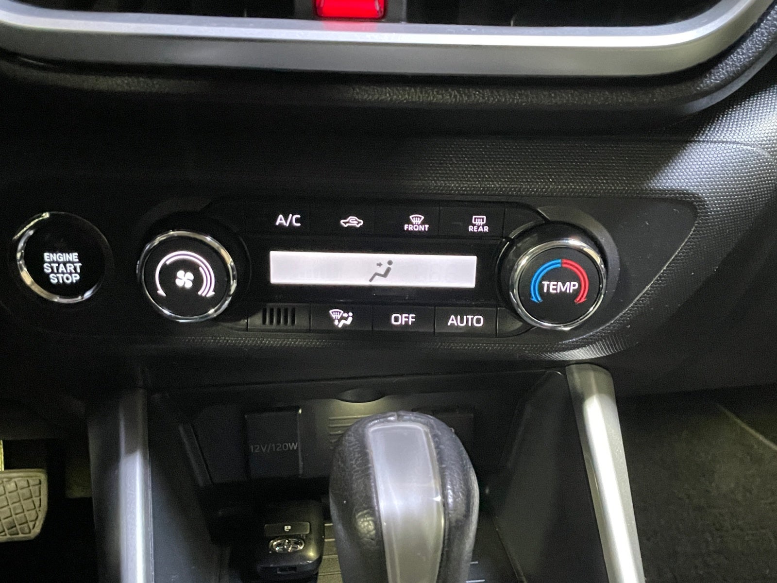 2023 Toyota SILVERADO XLE CVT BI-TONO