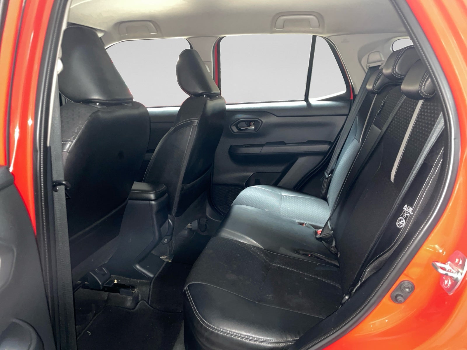 2023 Toyota SILVERADO XLE CVT BI-TONO