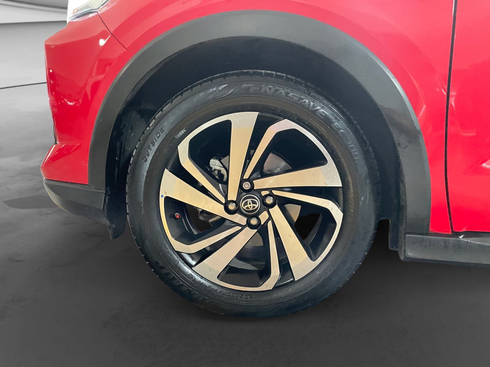 2023 Toyota SILVERADO XLE CVT BI-TONO