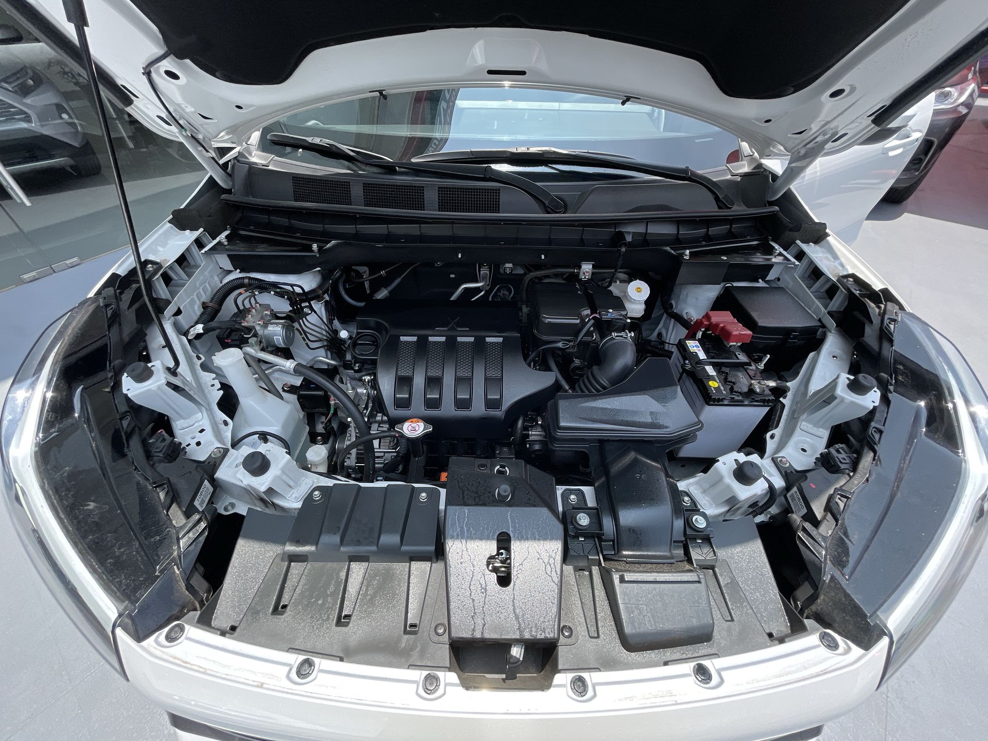 2025 Mitsubishi OUTLANDER SE PLUS