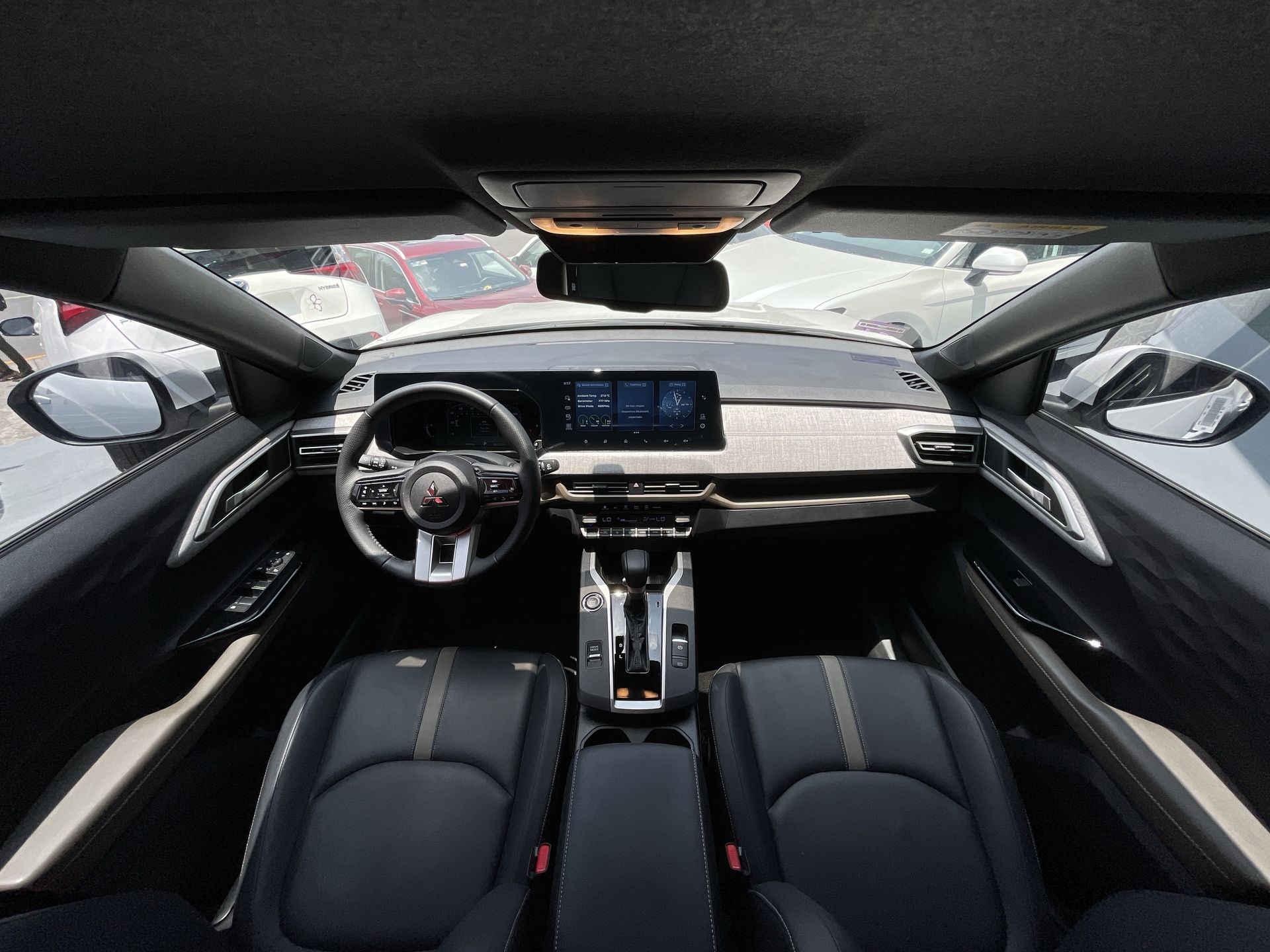 2025 Mitsubishi OUTLANDER SE PLUS