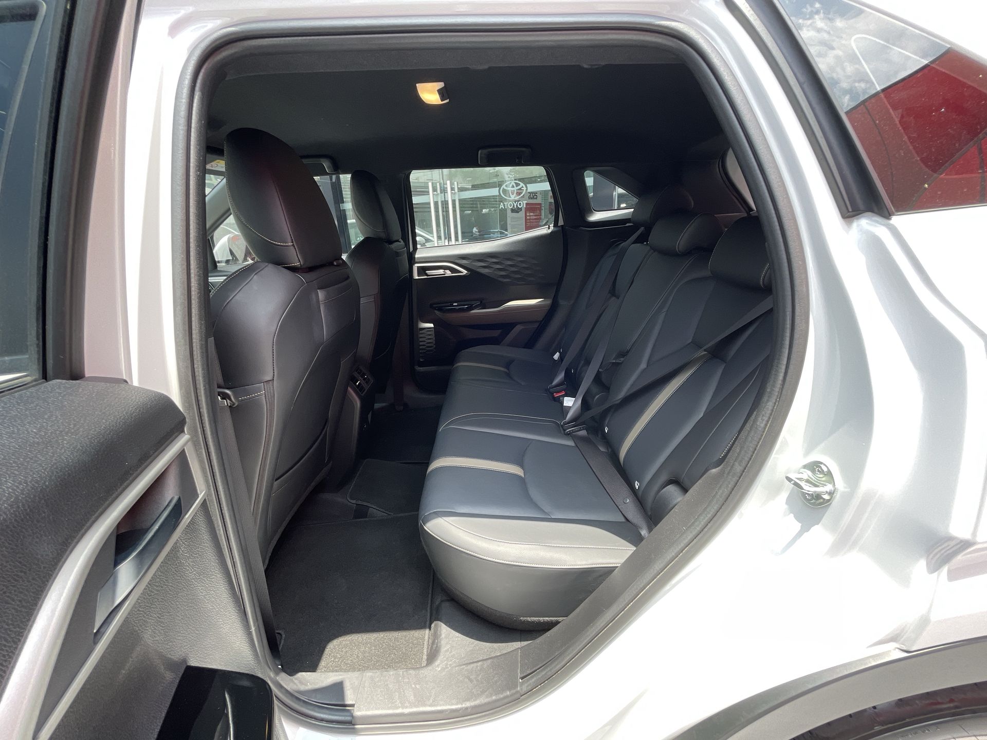 2025 Mitsubishi OUTLANDER SE PLUS