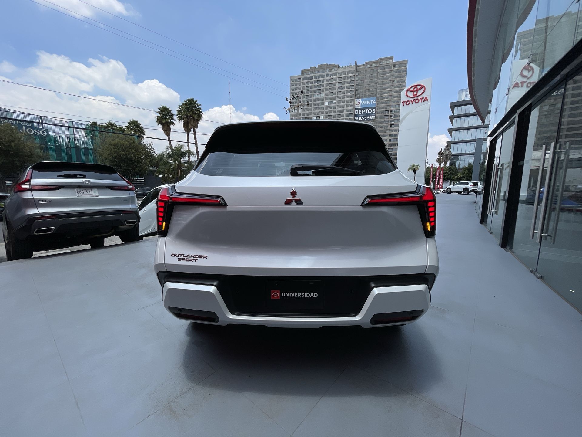 2025 Mitsubishi OUTLANDER SE PLUS