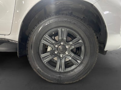 2025 Toyota HILUX D-CAB DSL AT MHEV