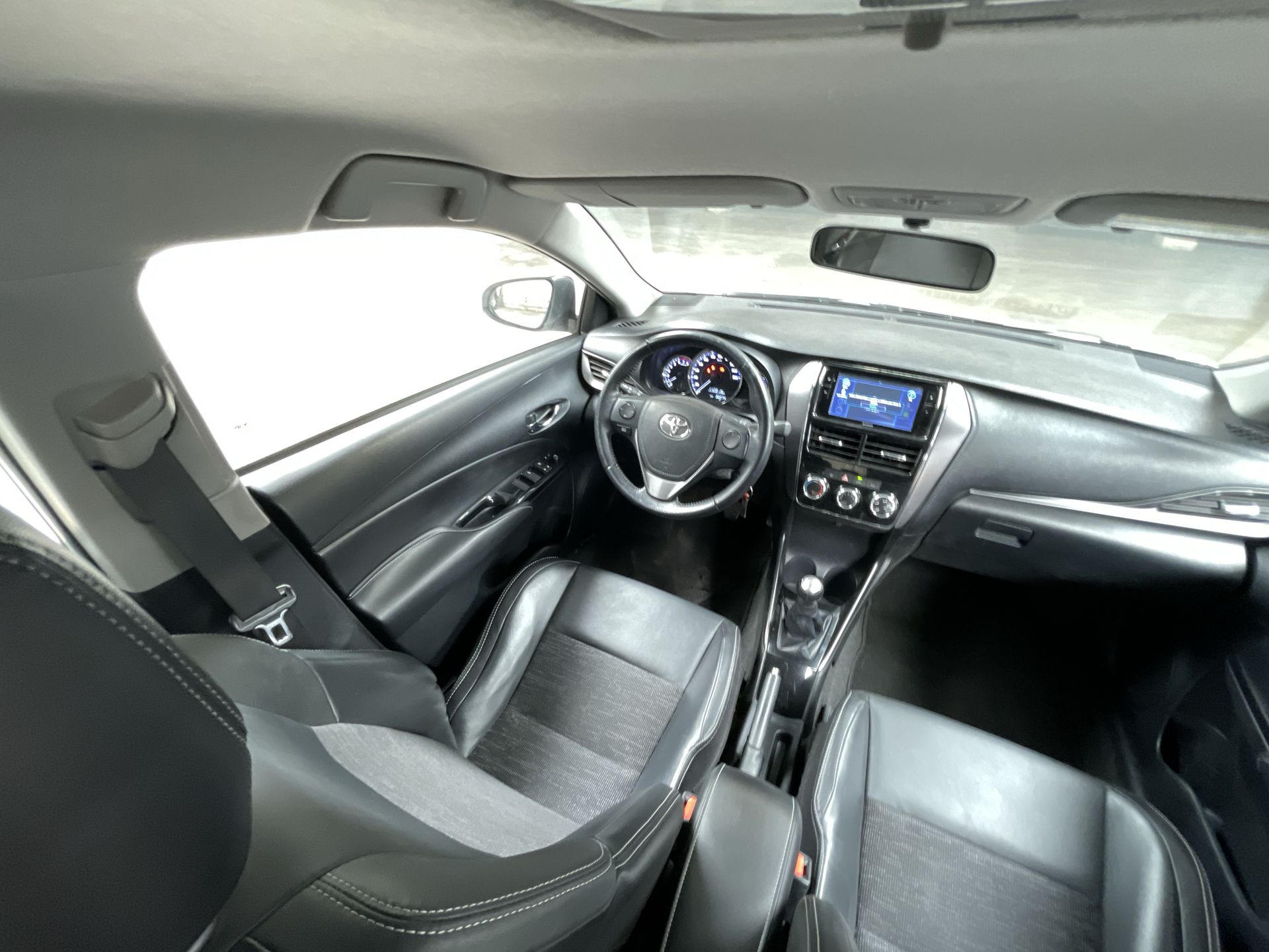 2022 Toyota YARIS S MT
