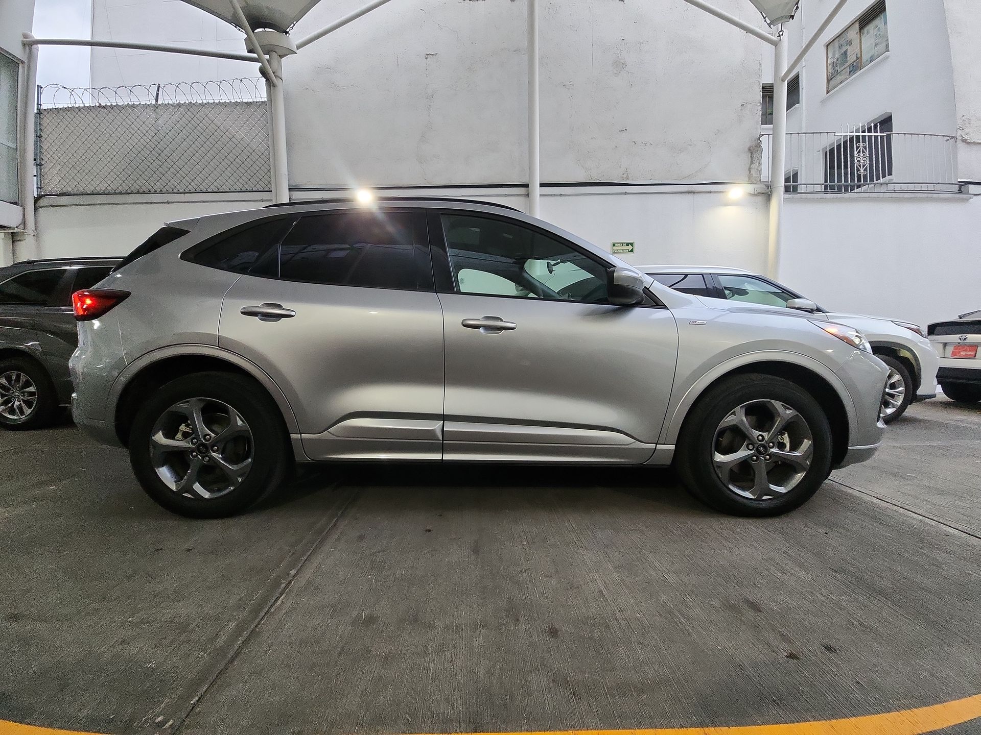 2023 Ford ESCAPE ST-LINE SELECT