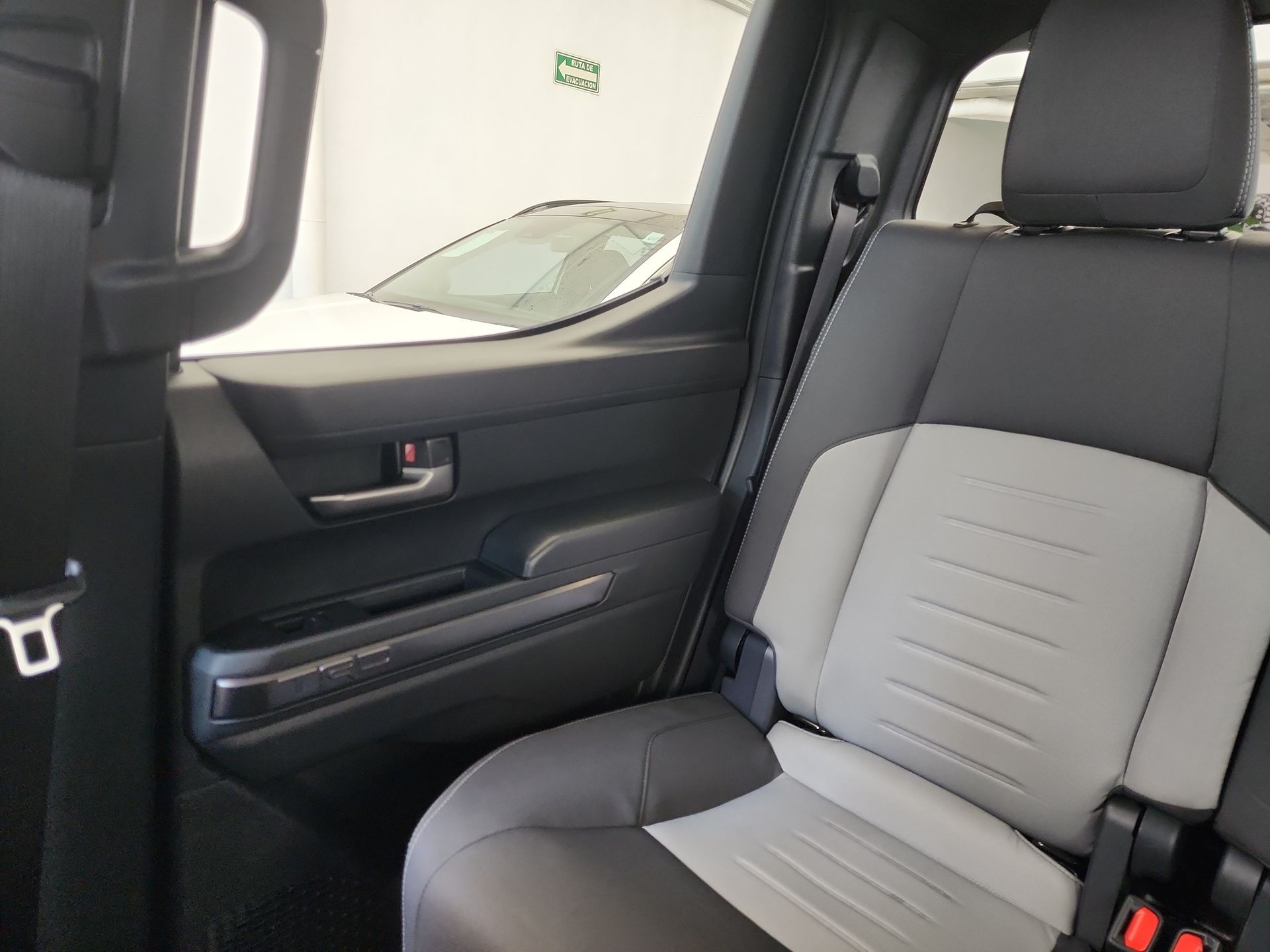 2025 Toyota TACOMA TRD SPORT 4X4