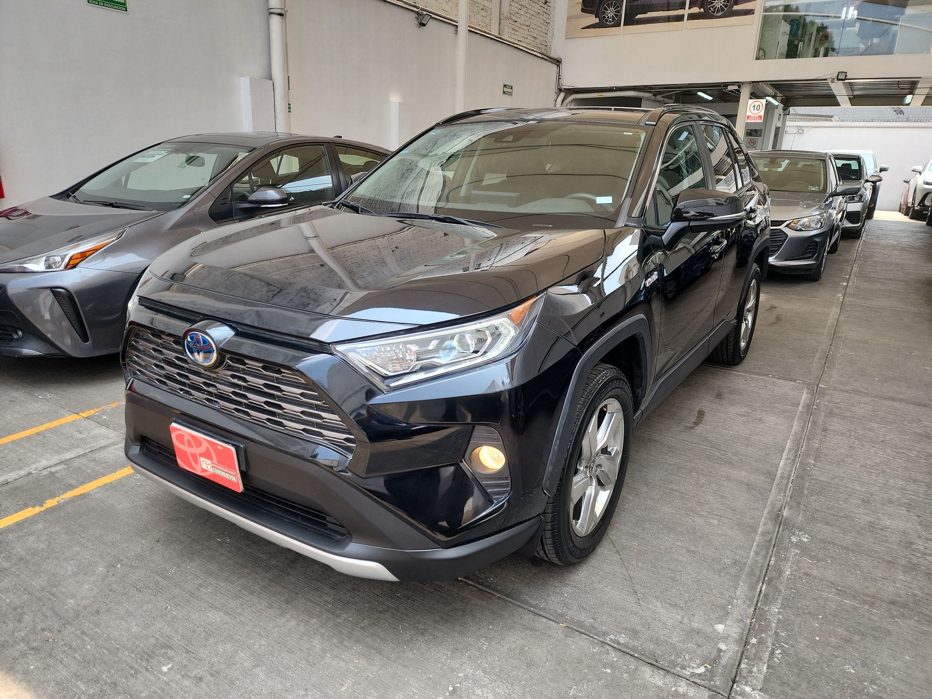 2021 Toyota RAV4 LIMITED HV