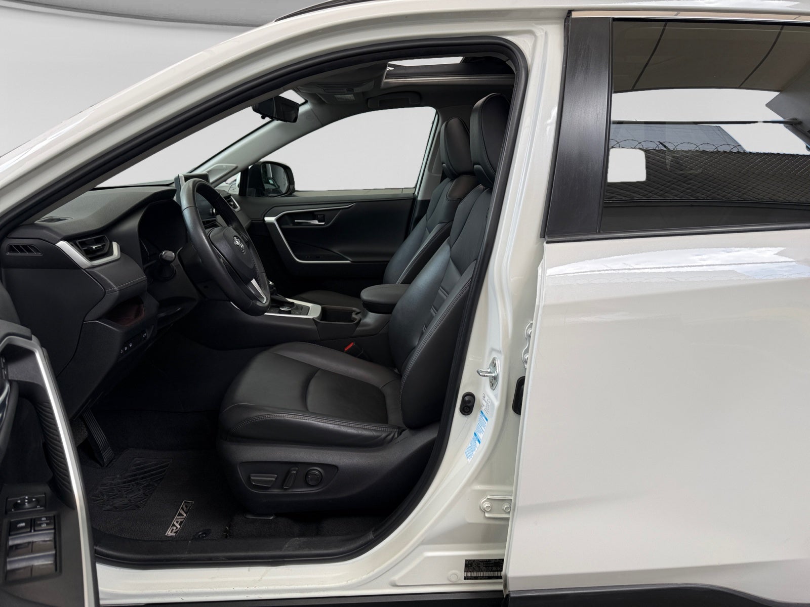 2022 Toyota RAV4 LIMITED HV