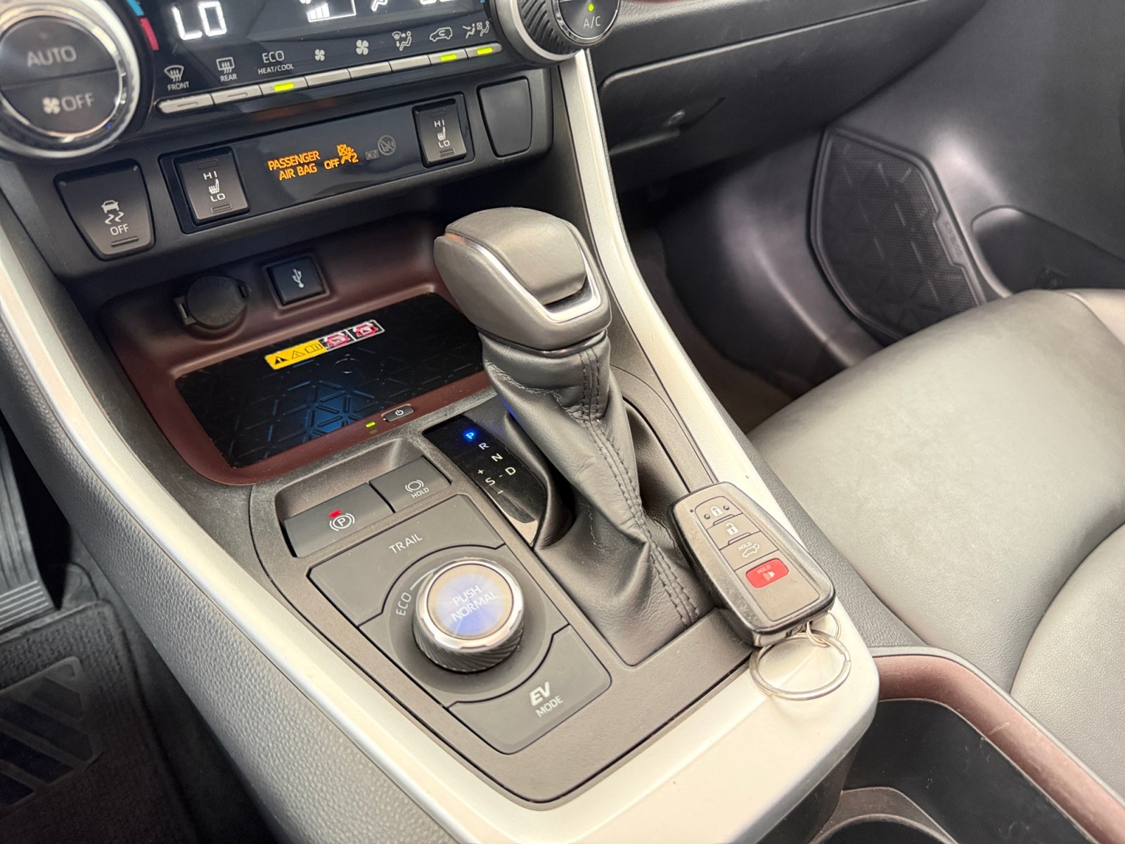 2022 Toyota RAV4 LIMITED HV