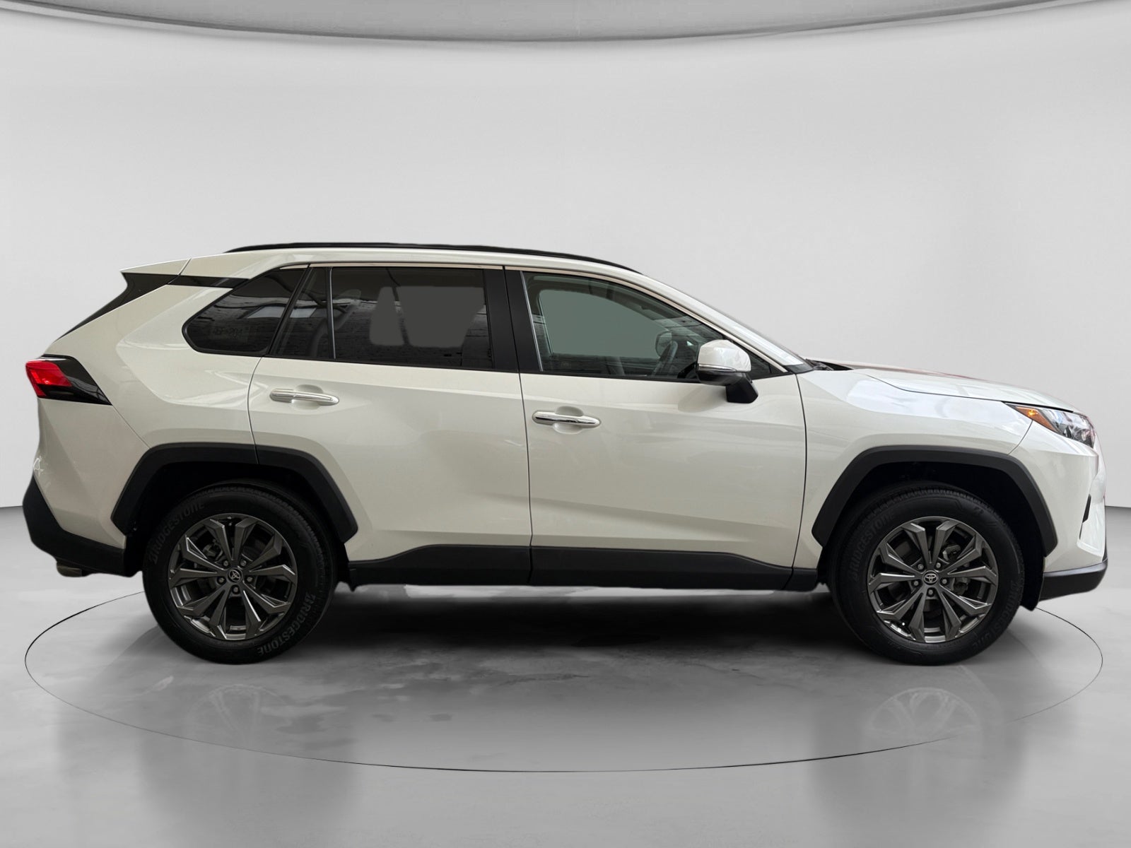2022 Toyota RAV4 LIMITED HV