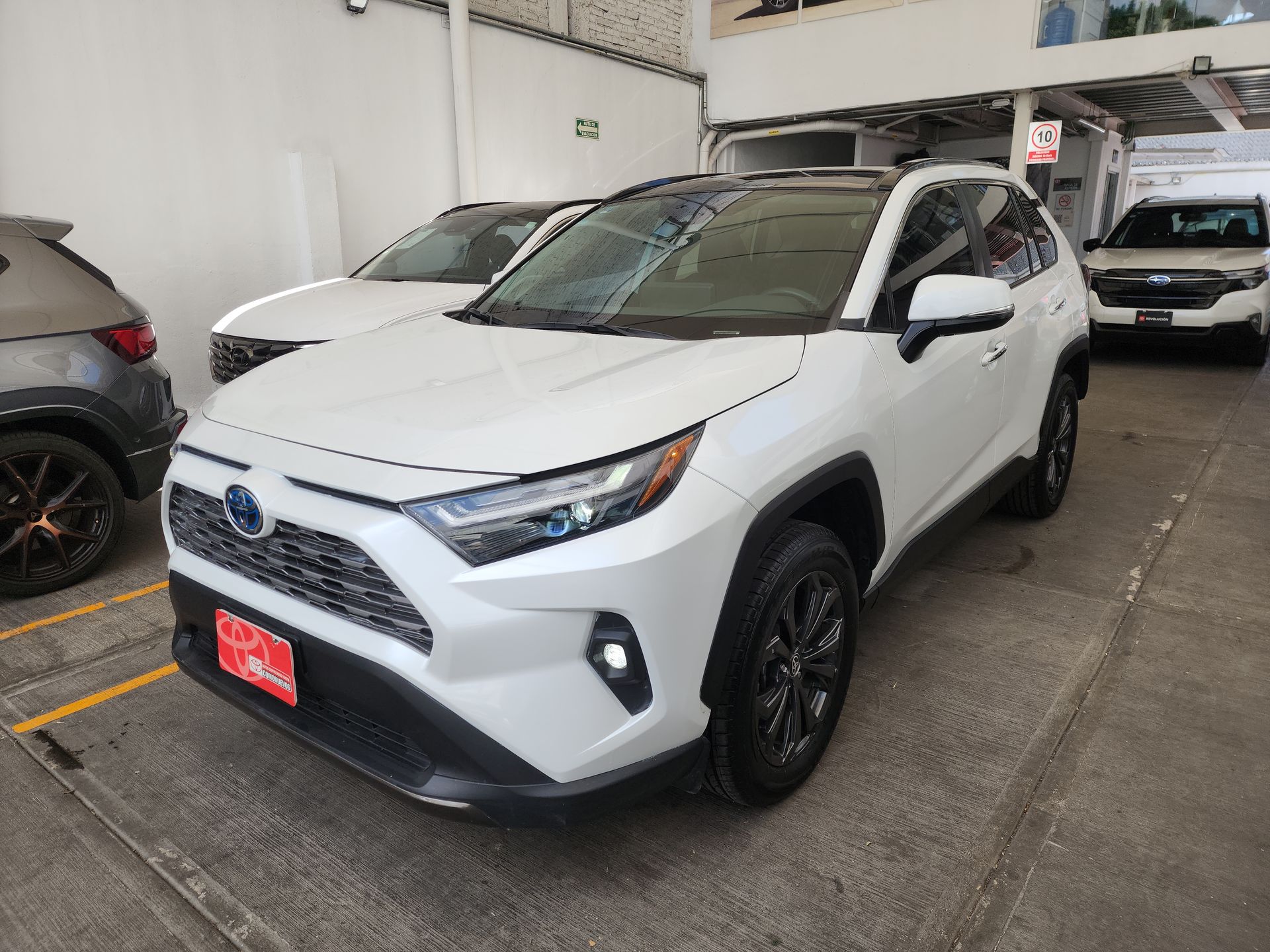 2023 Toyota RAV4 LIMITED HV