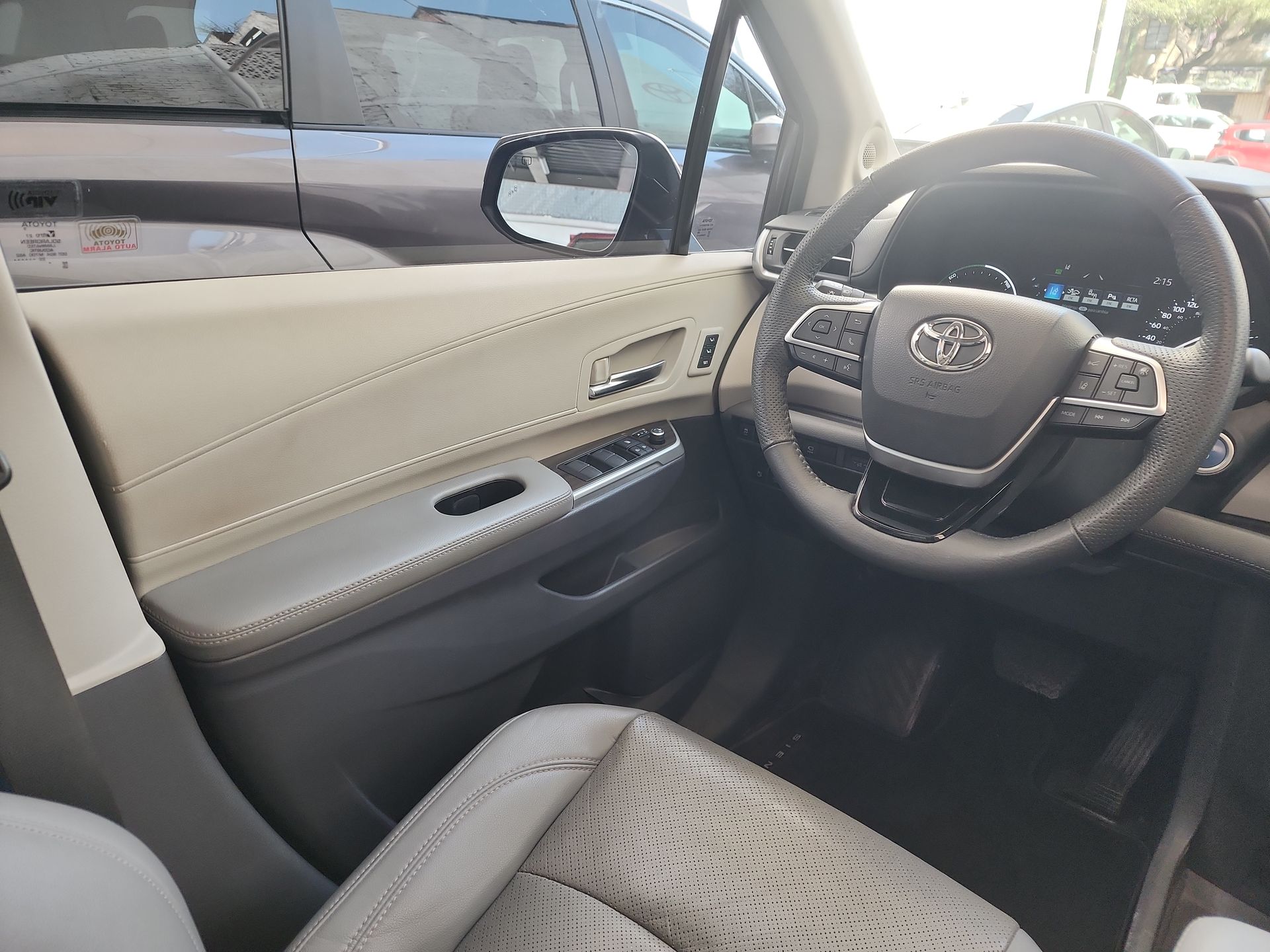 2023 Toyota SIENNA LIMITED