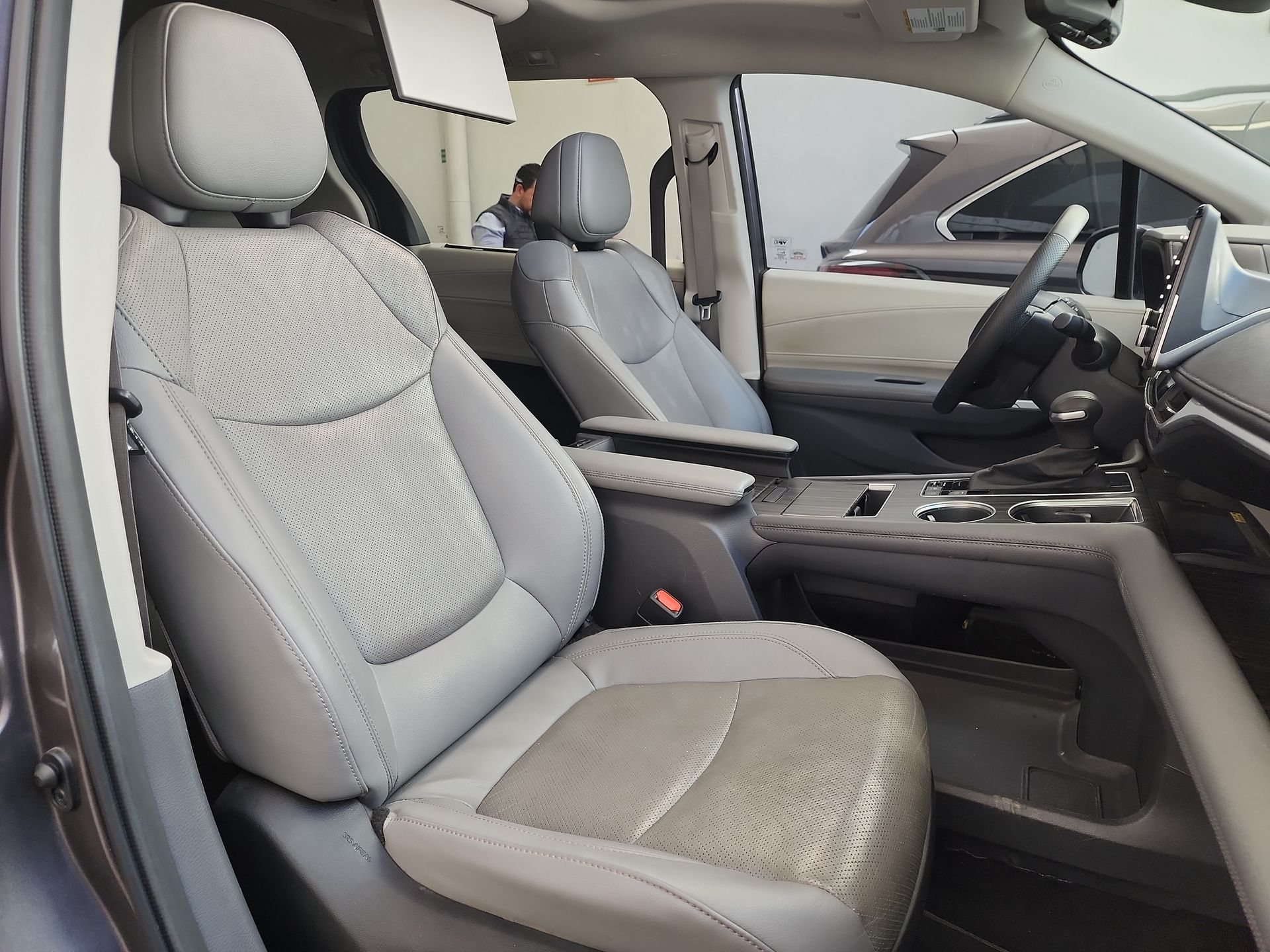 2023 Toyota SIENNA LIMITED