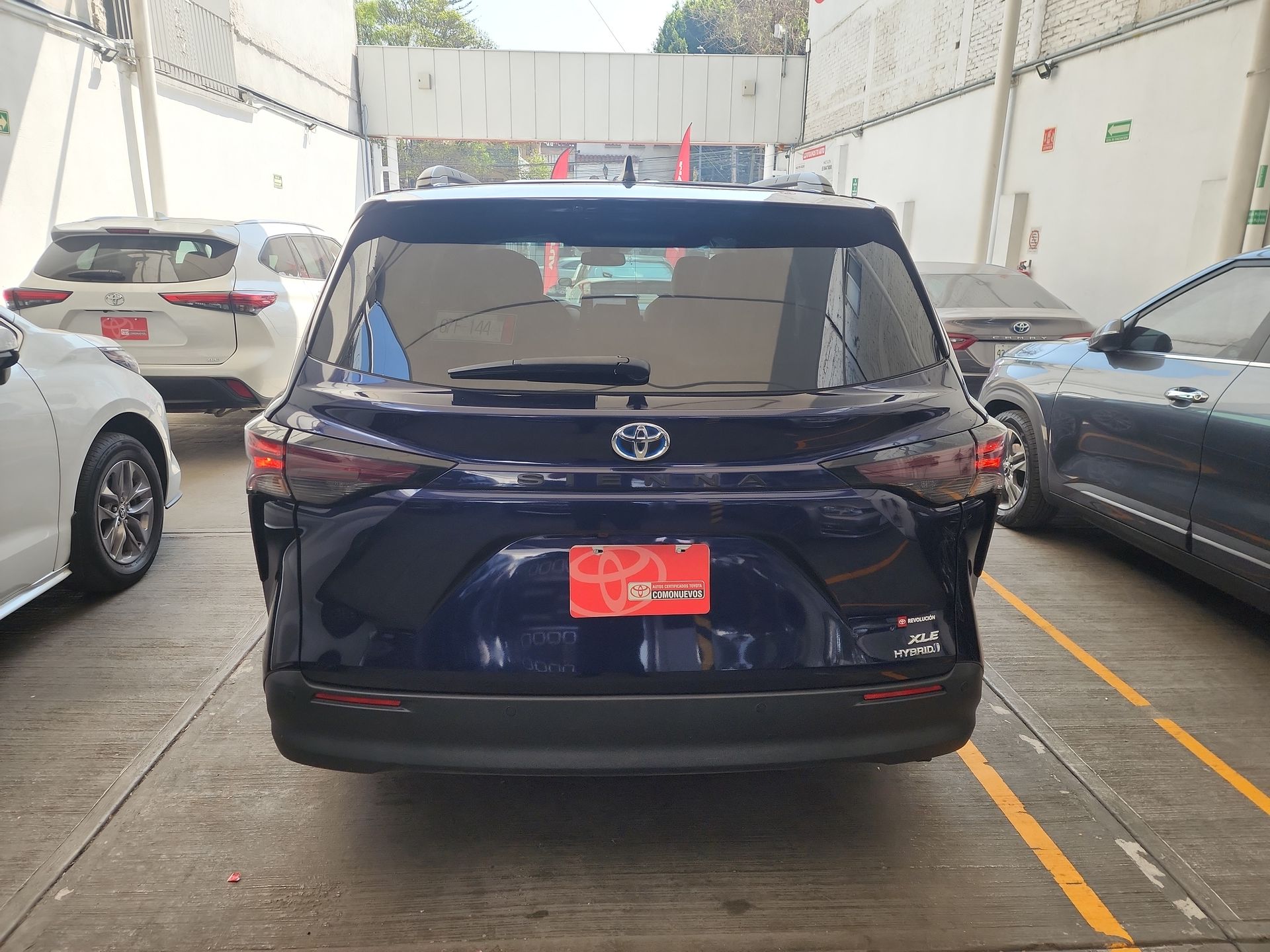 2024 Toyota SIENNA XLE