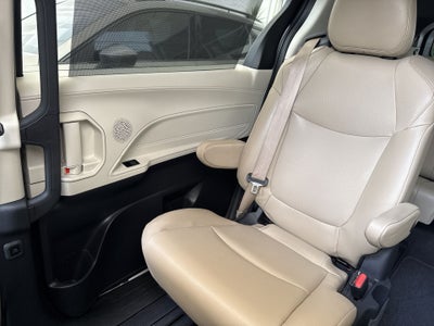 2023 Toyota SIENNA XLE PIEL