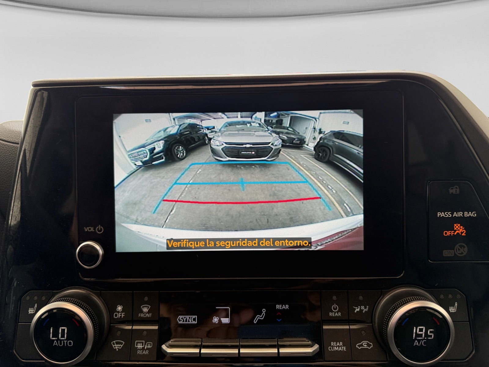 2025 Toyota HIGHLANDER XLE HEV