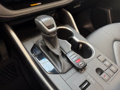2025 Toyota HIGHLANDER XLE HEV