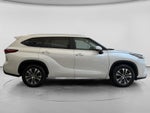2025 Toyota HIGHLANDER XLE HEV