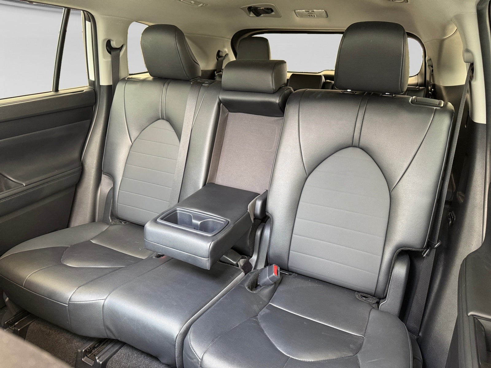 2025 Toyota HIGHLANDER XLE HEV