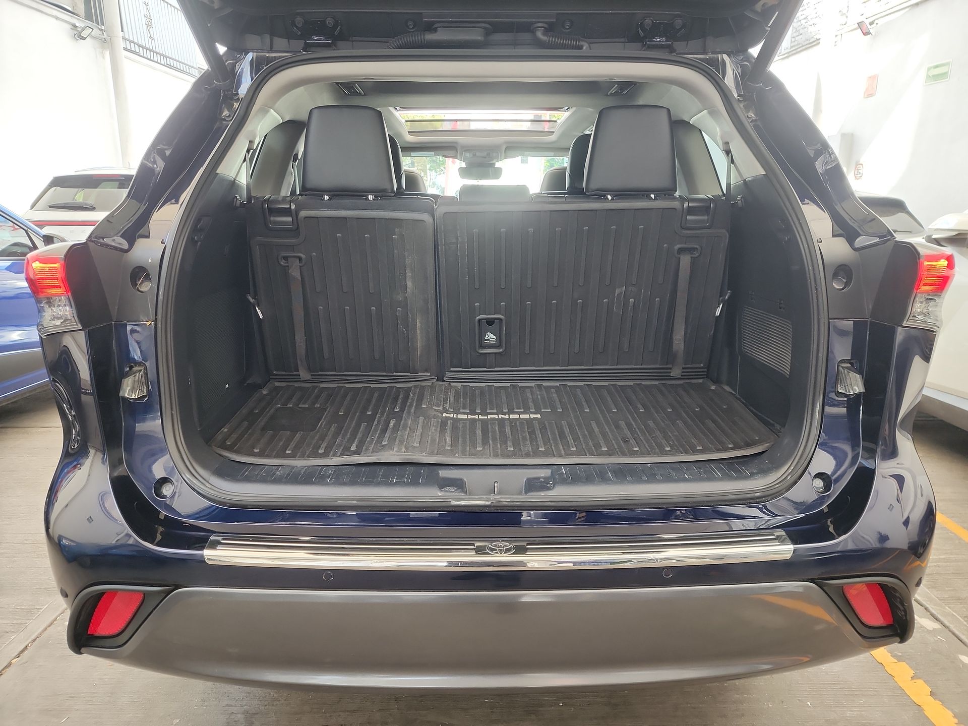 2023 Toyota HIGHLANDER LIMITED