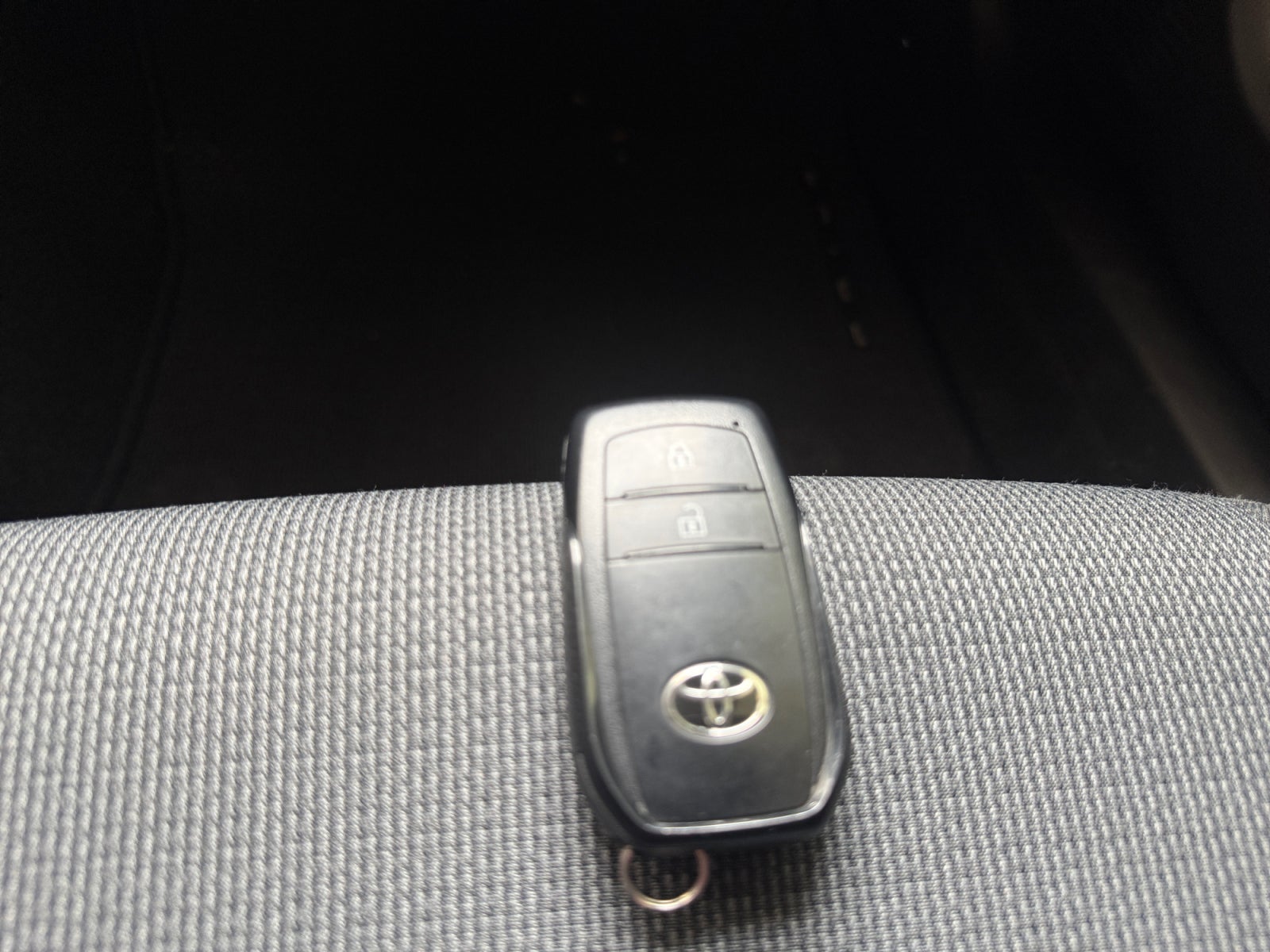 2026 Toyota PRIUS BASE