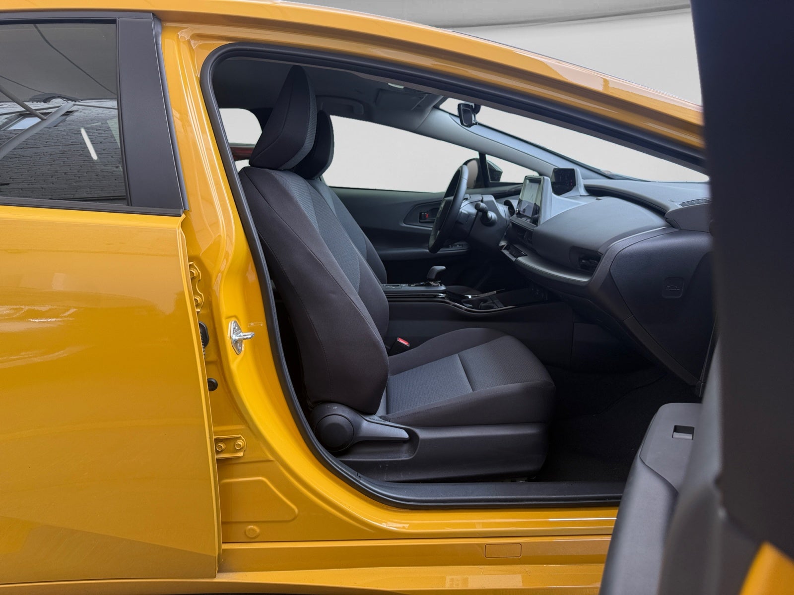 2026 Toyota PRIUS BASE