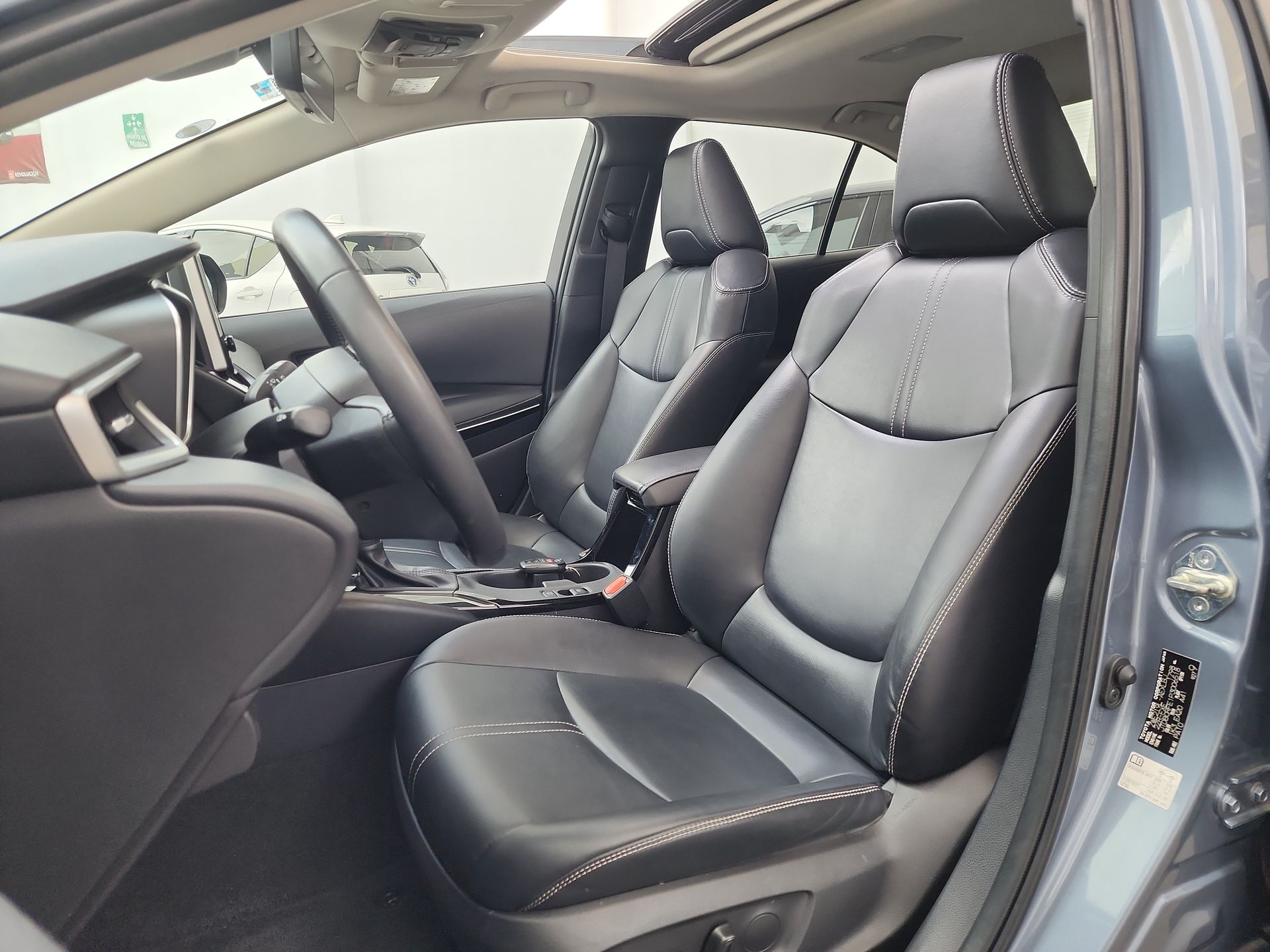 2023 Toyota COROLLA XLE HEV