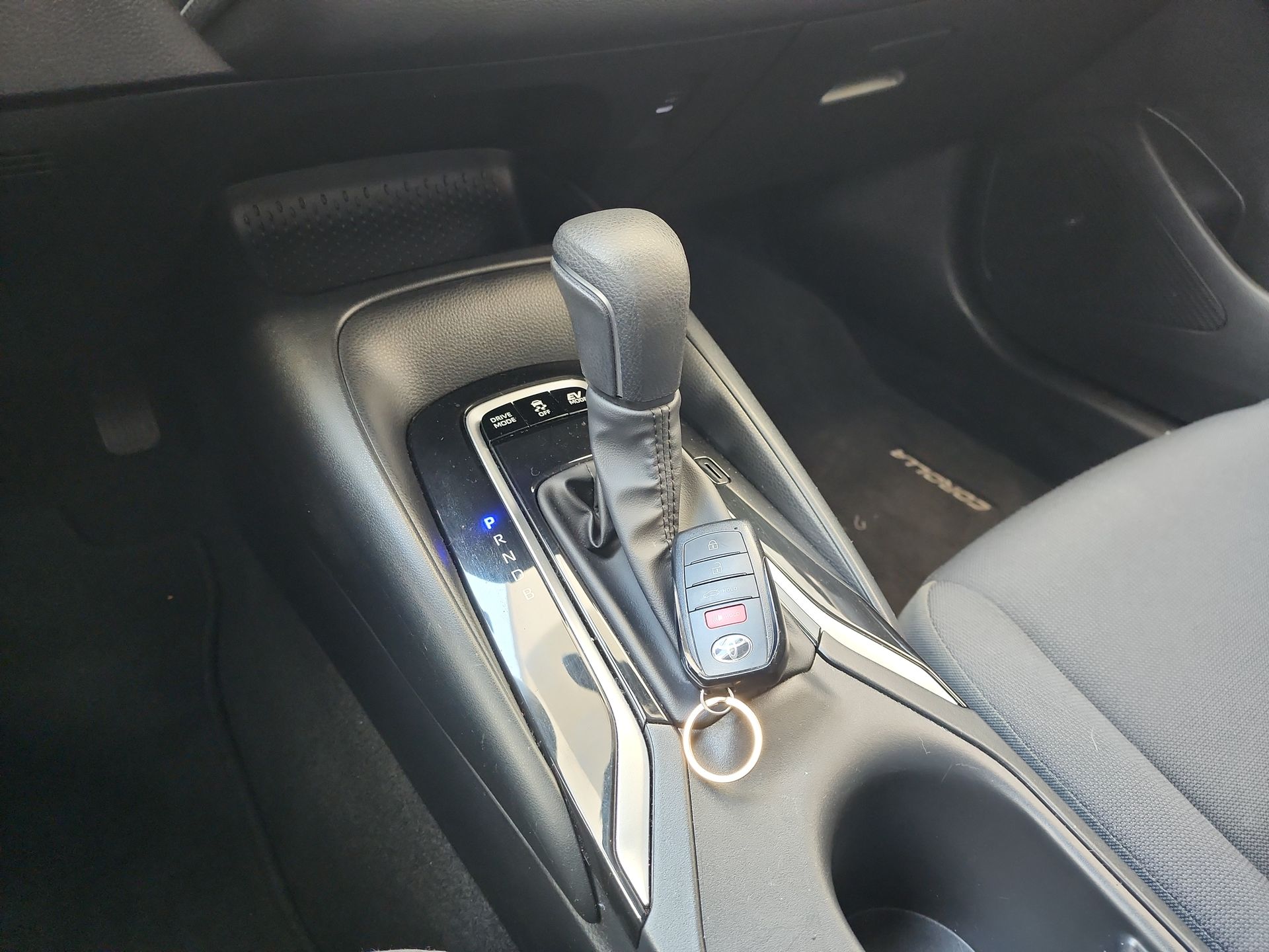2025 Toyota COROLLA LE HEV