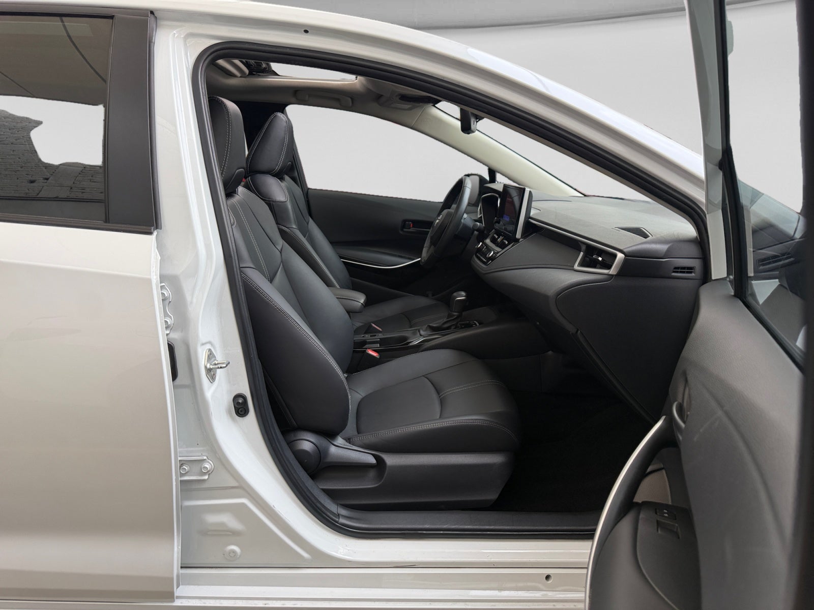 2024 Toyota COROLLA XLE HEV