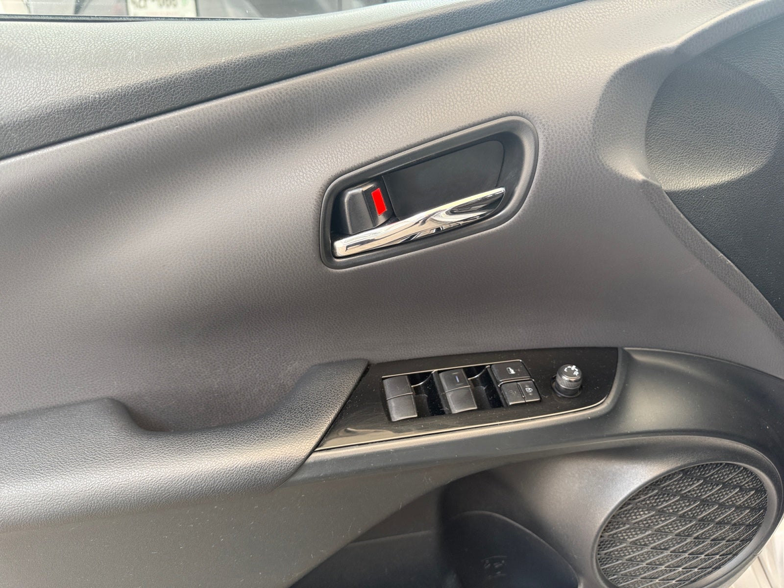 2021 Toyota PRIUS BASE BASE