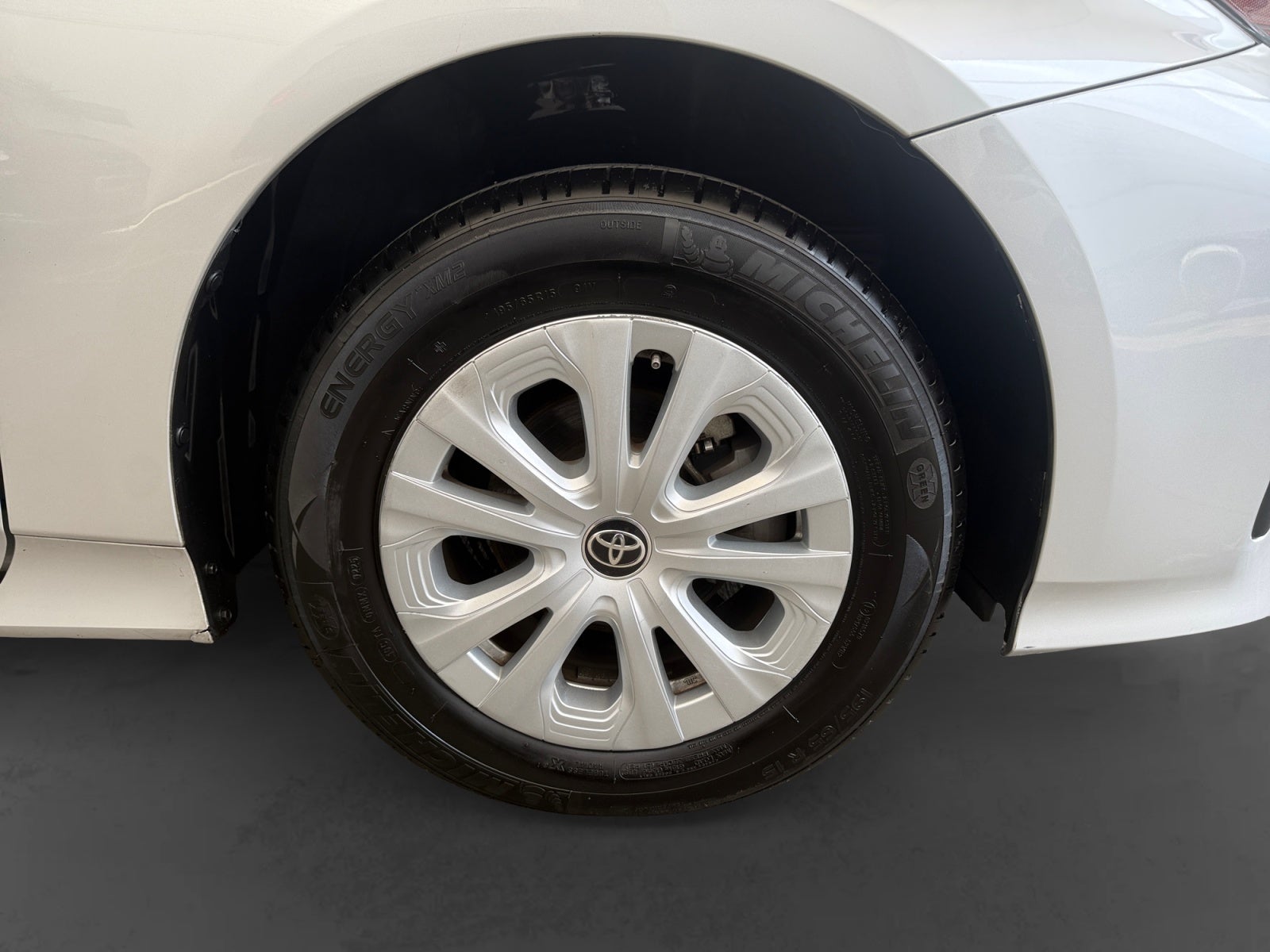 2021 Toyota PRIUS BASE BASE