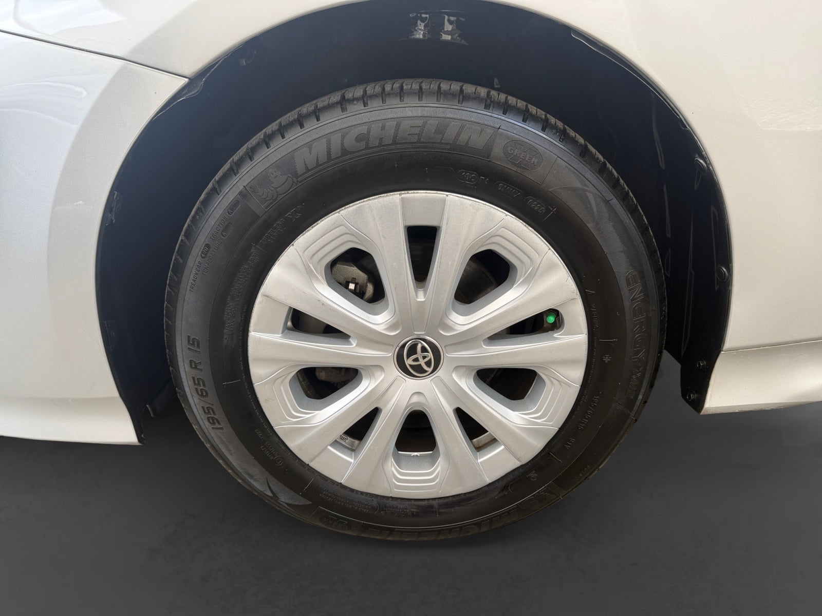 2021 Toyota PRIUS BASE BASE