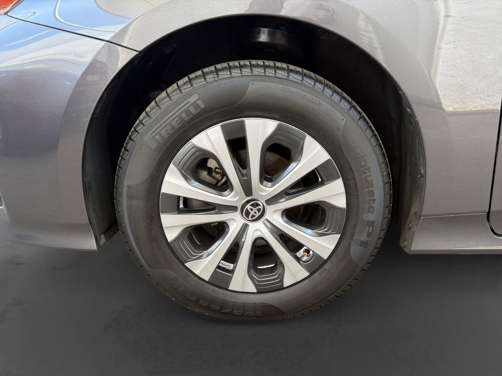2022 Toyota PRIUS BASE BASE