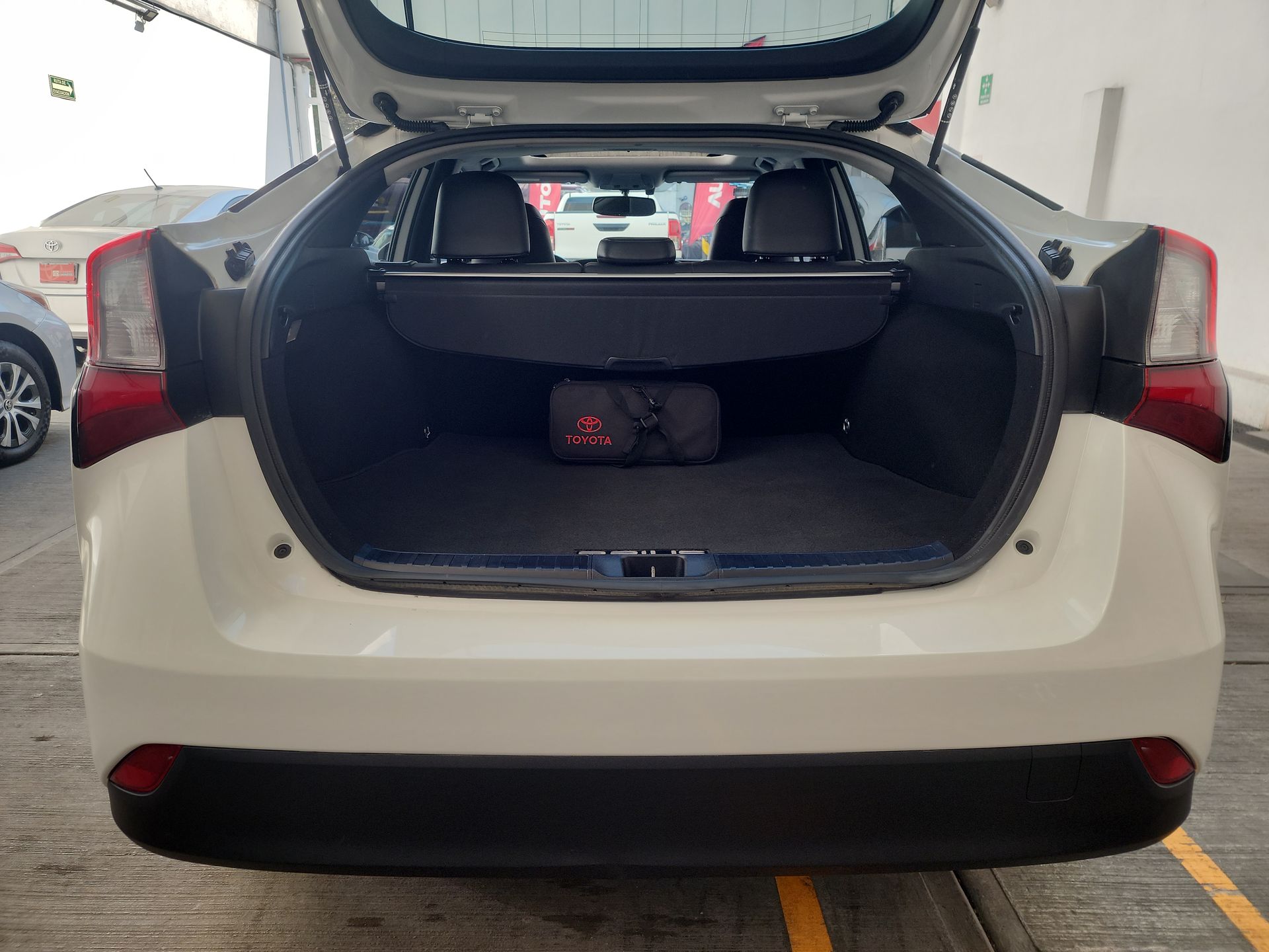 2020 Toyota PRIUS PREMIUM