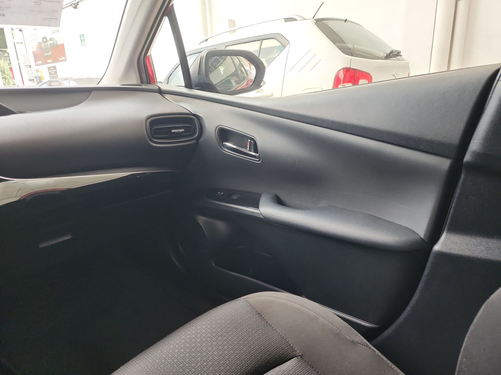 2020 Toyota PRIUS BASE