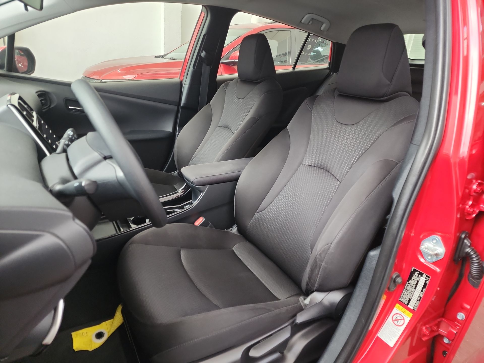 2020 Toyota PRIUS BASE