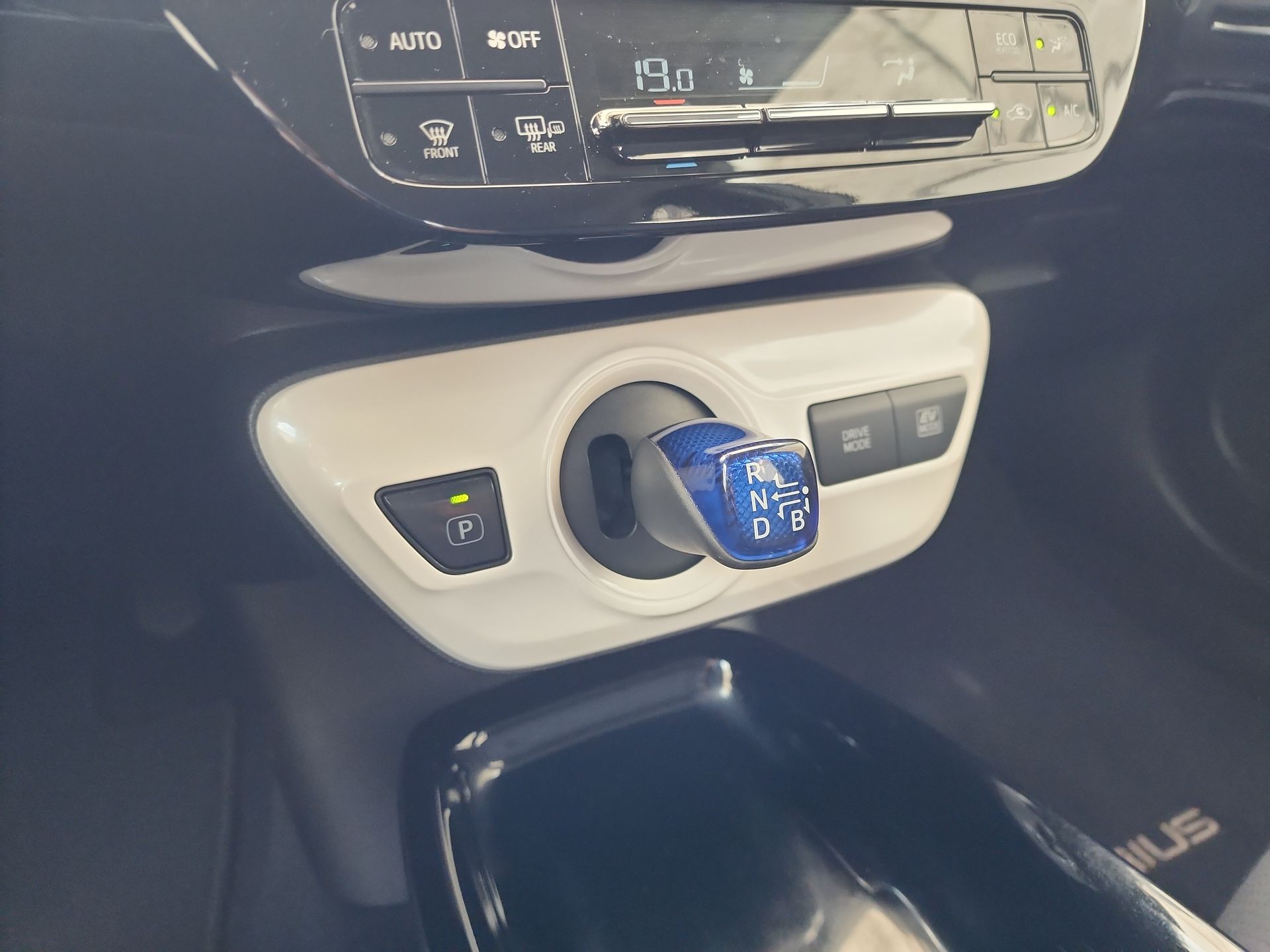 2017 Toyota PRIUS BASE BASE CVT