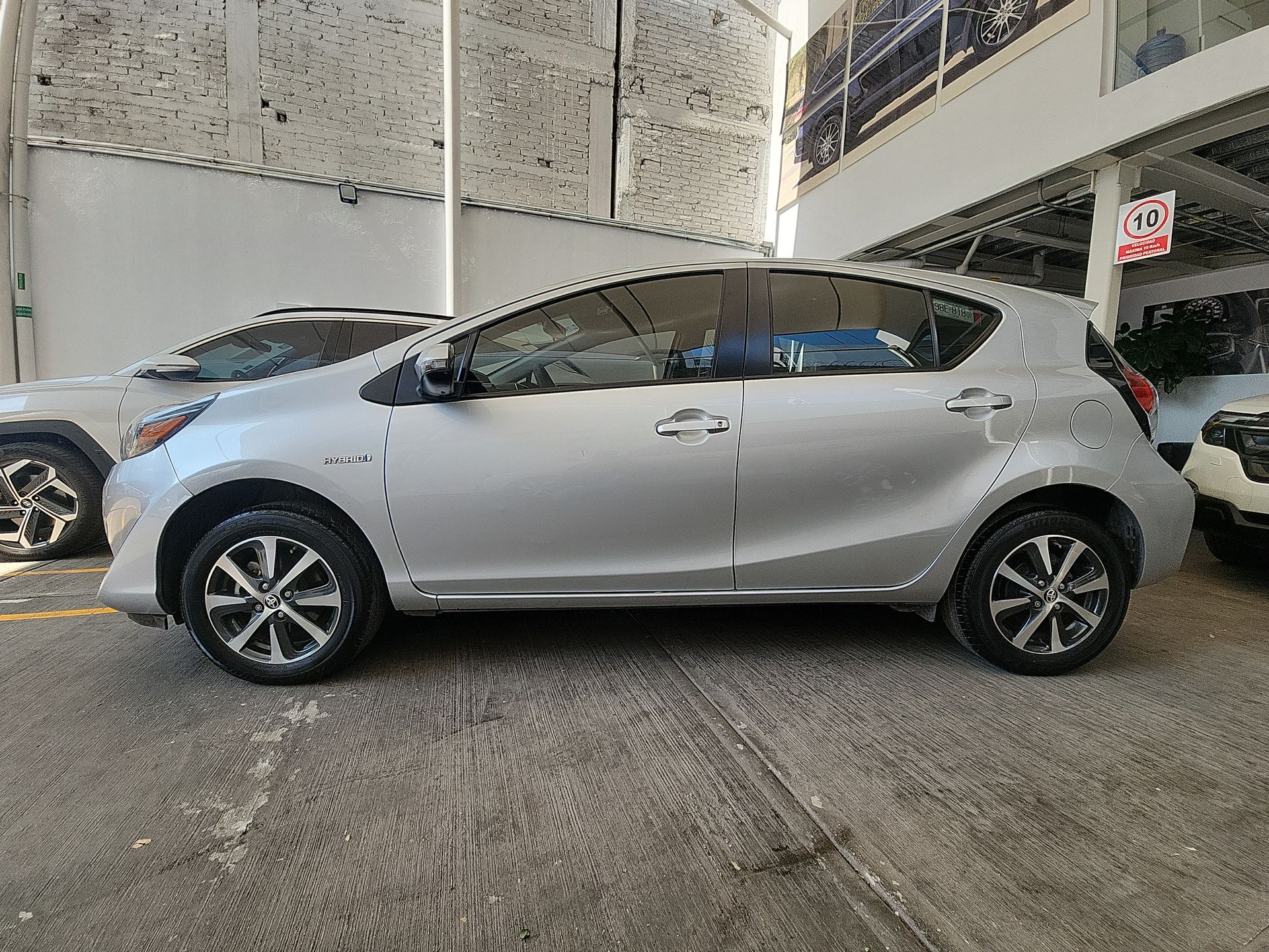 2019 Toyota PRIUS 1.5 HYBRID AUTO