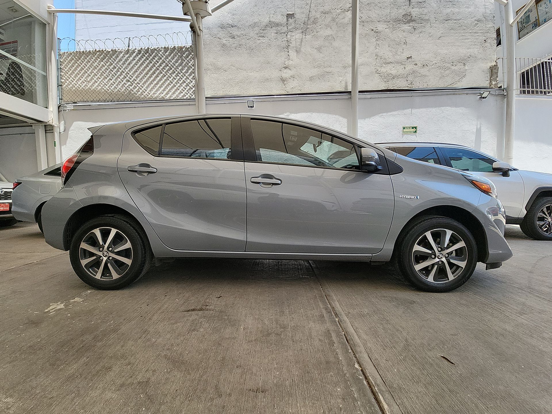2021 Toyota PRIUS BASE PRIUS C