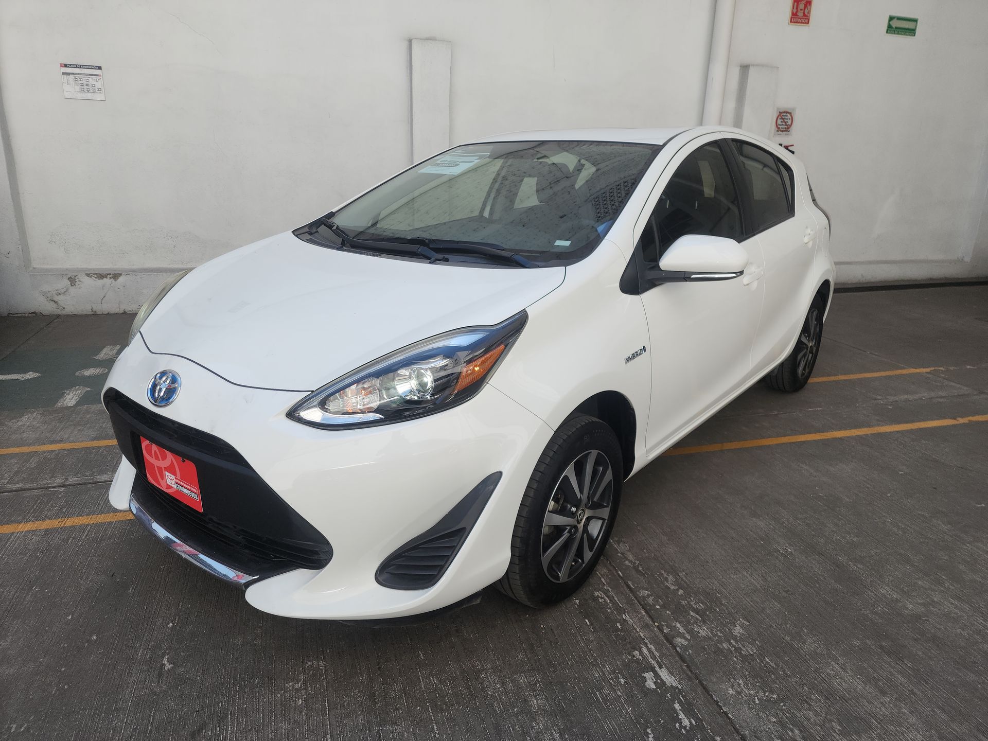 2021 Toyota PRIUS BASE