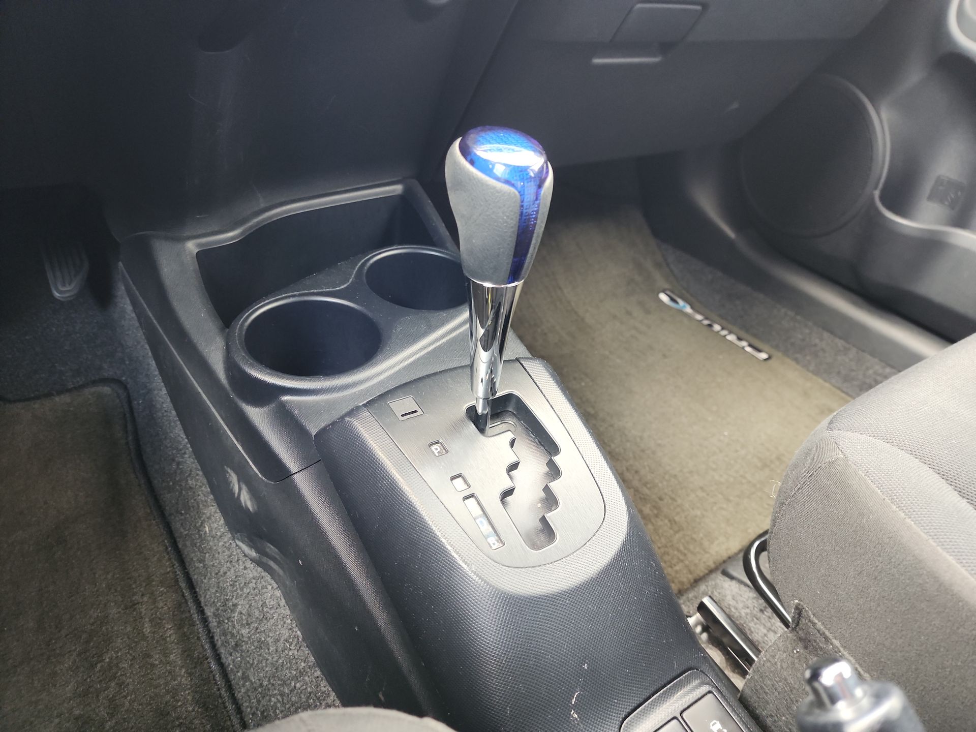 2019 Toyota PRIUS BASE 1.5 HYBRID AUTO