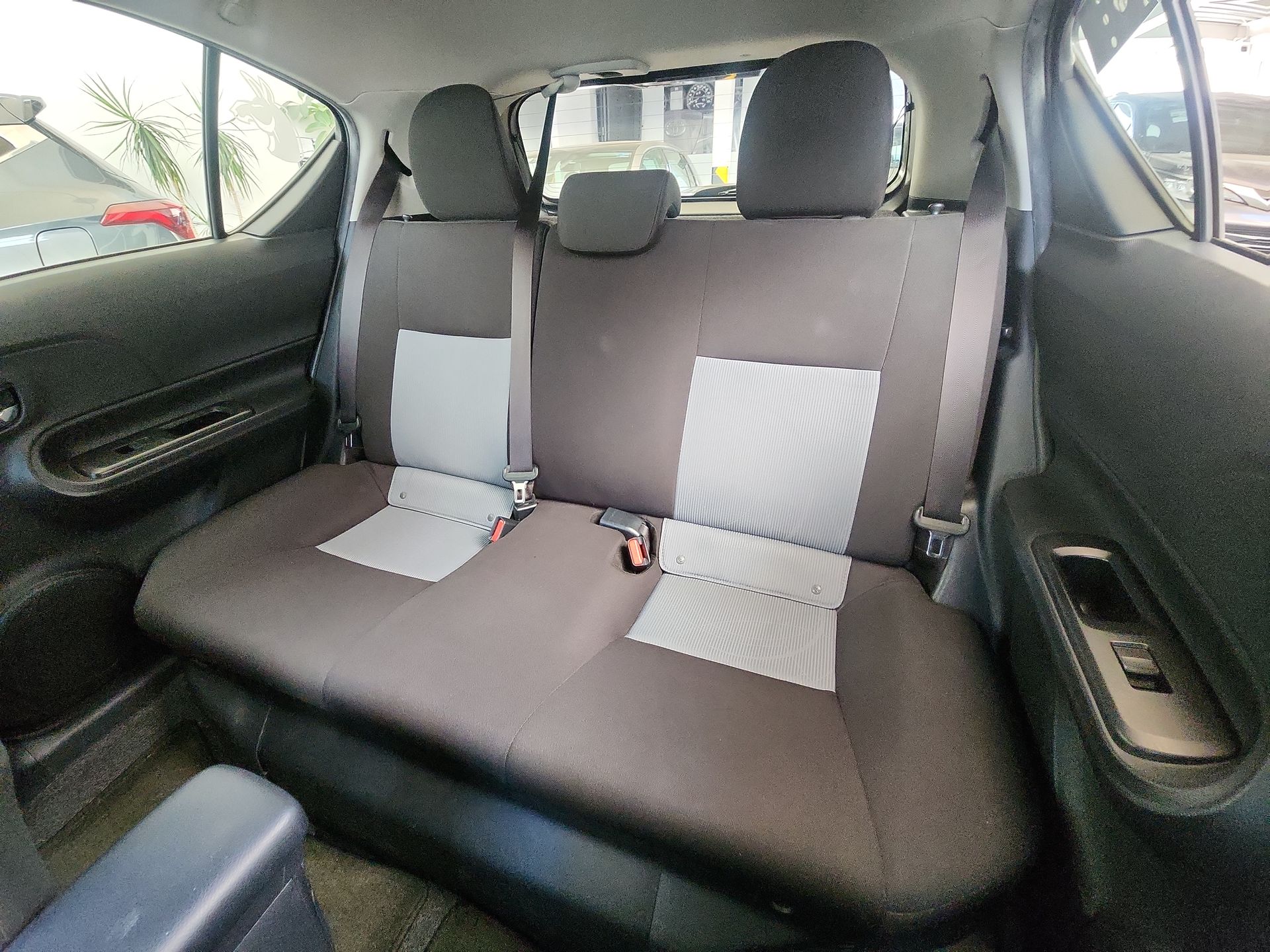 2019 Toyota PRIUS BASE 1.5 HYBRID AUTO