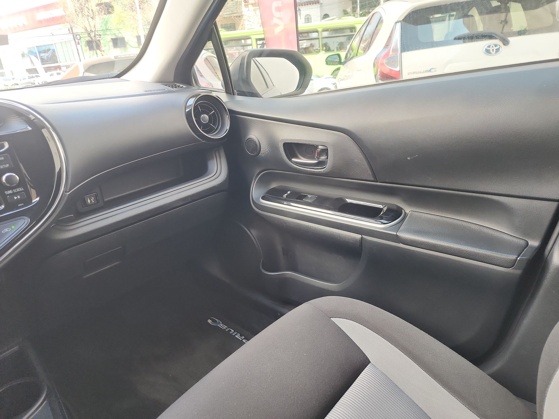 2020 Toyota PRIUS PRIUS C