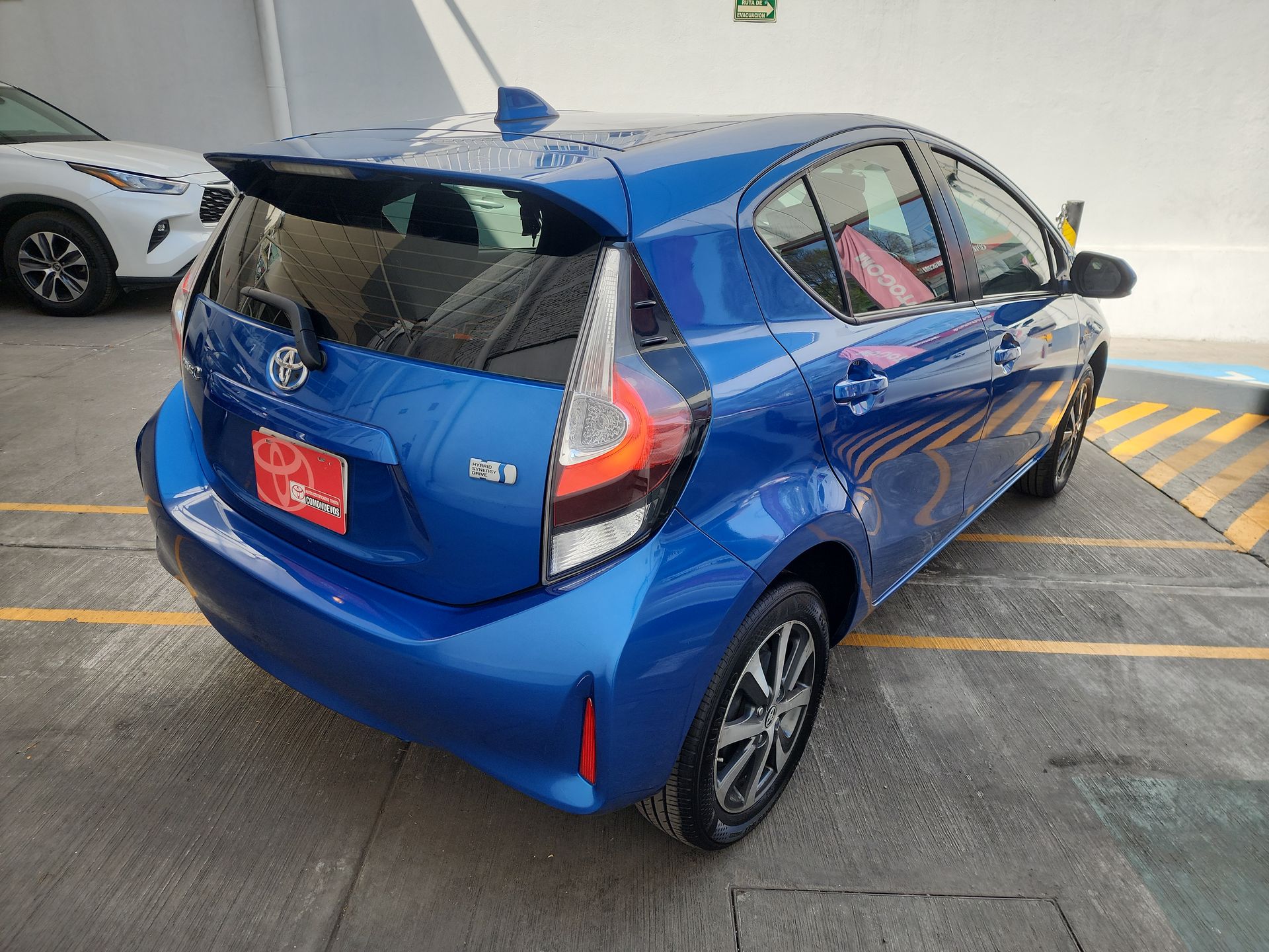 2020 Toyota PRIUS PRIUS C