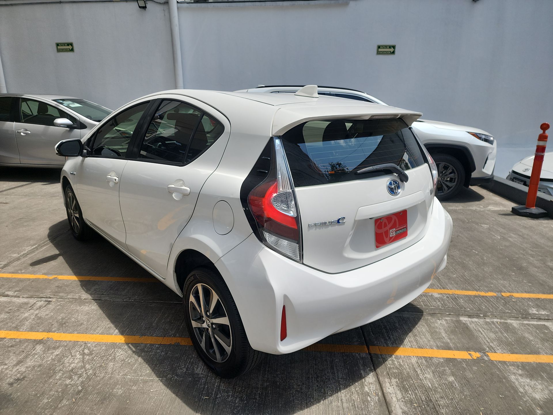 2021 Toyota PRIUS PRIUS C